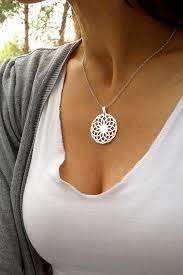 Silver Mandala Pendant Mandala Necklace By Geometricnecklace 49 00 Joyas Artesanales Collares Elegantes Joyeria En Metal