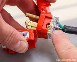 7 pin blade to 6 pin round trailer adapter trailer light plug connector 12v towbar towing packaging & shipping. How To Wire A Plug Tutorial Video Saws On Skates