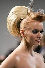 Model Walks Runway For The Collection Amoureux Bridal Hair Couture By Elie Esper Fashion Show During Couture Fashi Couture Hairstyles Hair Shows Bridal Hair