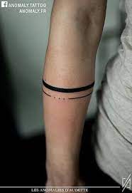 Une véritable mine d'inspiration ! Anomaly Tatouages Paris Tatouage Raie Tatouage Bracelet Tatouage