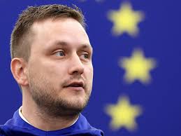 Larry 4 leader: Kat Downing Street 'doet mee' aan strijd Britse  verkiezingen