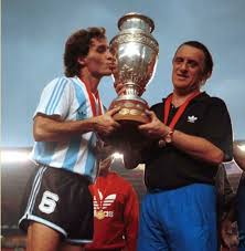 Listen to music from coco basile like messi no grites si sabes que te entra esta pelota por el orto, este find the latest tracks, albums, and images from coco basile. Y Despues De La Seleccion Que