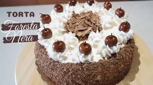 Spezzettiamo il cioccolato fondente piuttosto grossolanamente e fatelo sciogliere nel microonde per un. Torta Foresta Nera