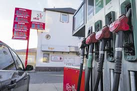 An einer tankstelle in gelsenkirchen ist eine autofahrerin mit ihrem wagen gegen eine zapfsäule gefahren und verletzt worden. Warum Die Benzinpreise In Verl Hoch Bleiben Nw De