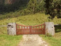 Solid Wood Entrance Gate Custom Handmade Estate Gates Entrance Gates Wooden Garden Gate Estate Gates