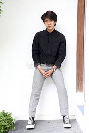Hal ini tak terlepas dari kemampuan akting yang dimilikinya di dalam film dilan 1990 sebagai dilan, nama iqbaal ramdhan semakin dikenal oleh masyarakat indonesia. Alasan Iqbaal Ramadhan Memilih Kuliah Di Australia Tabloidbintang Com