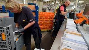 Cela représente 15 emplois sur le centre de rouen mais plusieurs. Reorganisation Du Service Le Centre De Tri Postal De Saint Etienne Du Rouvray Se Met En Greve