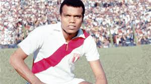 He was selected as peru's tallest player in an iffhs poll, in which he also entered the world's top 50. Teofilo Cubillas Wikipedia La Enciclopedia Libre