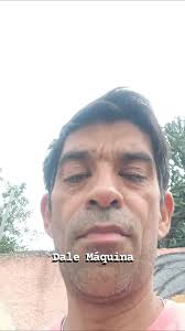 Uno de mi modelo Favorito, el Mack R600 , el que más se veía en las  carreteras y aún andan moviendo al país , un carro Bueno, noble, buena  línea, económico por