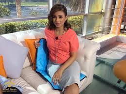 أطلت الإعلامية الإماراتية مهيرة عبدالعزيز ضمن أحدث حلقات برنامج كلام نواعم، والتي ناقشت موضوع العنوسة وتخلي المرأة عن فكرة الزواج لتحقيق أهدافها العملية، حيث انفعلت بشدة. Ø§Ù„Ø¥Ø¹Ù„Ø§Ù…ÙŠØ© Ù…Ù‡ÙŠØ±Ø© Ø¹Ø¨Ø¯Ø§Ù„Ø¹Ø²ÙŠØ² ØªÙƒØ´Ù Ù„Ø£ÙˆÙ„ Ù…Ø±Ø© Ø³Ø± Ø§Ø³ØªÙ‚Ø§Ù„ØªÙ‡Ø§ Ù…Ù† Ø§Ù„Ø¹Ø±Ø¨ÙŠØ© ÙˆØ­Ù‚ÙŠÙ‚Ø© Ø§Ù†ØªØ¹Ø§Ù„Ù‡Ø§ Ù„Ù„Ø­Ø°Ø§Ø¡ Ø§Ù„Ù…Ø±ØµØ¹ Ø¨Ø§Ù„Ù…Ø§Ø³ ØµØ­ÙŠÙØ© Ø§Ù„Ù…Ø±ØµØ¯