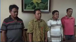 Namun bangunan masih dalam proses pembuatan pondasi, tembok beserta plester dinding. Surat Edaran Iuran Warga Nonpribumi Wilayah Bangkingan Akhirnya Di Cabut Ketua Rw Bangkingan Minta Maaf Mercury Fm Surabaya