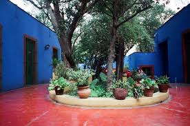 Frida Kahlo S Casa Azul Whenever I Have A Kitchen I Can Paint I Definitely Want The Walls To Be This Color I Hacienda Style Decor Garden Spaces Frida Kahlo