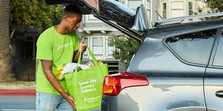 Instacart S Ceo Reacts To Amazon Stealing Its Business Business Insider Delivery Groceries Grocery Delivery Service Instacart