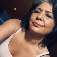 I'm gonna need everyone's new year's resolutions ASAP. Mine is to post more  Threads (duh) and be nicer to my boss. 👀