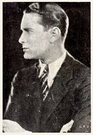 The Dinosaur Fan is a dinosaur card collector's encyclopedia