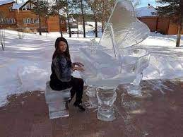 اجمل صور النحت على الثلج amazing ice arts amazing ice arts طيور من الثلج طائر الاوز عربة من الثلج بيانو من الثلجطي ice sculptures ice art sculptures