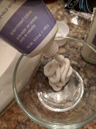 One teaspoon creme bleach and 1/4 teaspoon activator. How To Use Ion Color Brilliance Bright White Creme Lightener To Lighten Your Hair A Review Bellatory