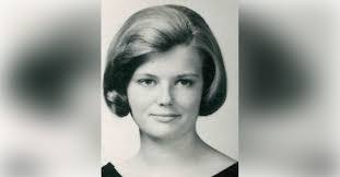 Paula Wentz's Instagram, Twitter & Facebook