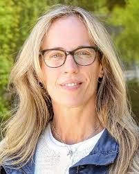 Modernization and the Customer Experience Panelists MODERATOR Amy Pearson