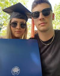 Let's go she did it! Proud of you for all your hard work and getting a 4.0  while working full time @marisafiala 🍾🍾🎓🎓❤️❤️