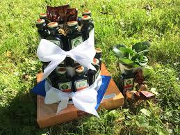 Diy Geschenkidee Torte Aus Jagermeisterflaschen Basteln Jagermeister Geschenke Geschenke Geschenkideen