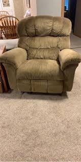 Mcombo large power lift recliner chair with massage and heat for elderly big and tall people, 3 positions, 2 side pockets and cup holders. Big Man Lazy Boy Recliner Nex Tech Classifieds