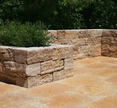 Unsere mauersteine aus naturstein sind frostsicher und eignen sich daher perfekt als mittel der gartengestaltung. Mauersysteme Bei Hornbach Kaufen