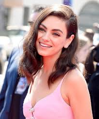 28 2015, updated 2:10 p.m. Mila Kunis Hair Evolution From Curls To Trendy Lob 2019