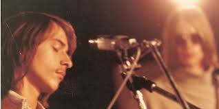 Die band ton steine scherben von rio reiser trat 1974 bei einem konzert gemeinsam mit von praunheim auf, der reiser immer wieder künstlerische impulse geliefert hat. Tagebuchnotizen Von Rio Reiser Die Die Einfach Sind Wie Madchen Taz De