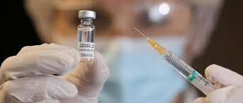 Après les médecins, les personnels de santé de plus de 50 ans, les pompiers et les résidents des ehpad, la vaccination va être ouverte aux personnes de plus de 75 ans et celles souffrant de comorbidités. Covid 19 Difficile De Prendre Un Rendez Vous Pour Se Faire Vacciner Le Point