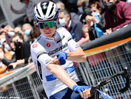 He is the son of patrick evenepoel, a former racing cyclist who won the 1993 grand prix de wallonie. Remco Evenepoel Geht Heute Nach Seinem Sturz In Den Ruhestand
