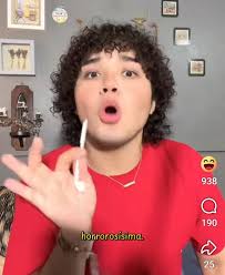 QUÉ SERÍAMOS SIN BUKELE?”: EL MENSAJE QUE REVELA EL FANATISMO POLÍTICO. En  un video que circula en redes sociales, un joven salvadoreño se pregunta:  “¿Qué seríamos nosotros sin Bukele?”. La frase resume