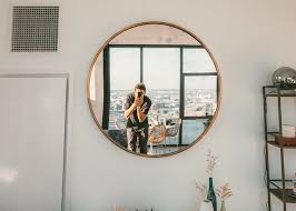 Mereka menggunakan kata kata yang samar untuk menyampaikan sesuatu kepada seseorang. 10 Caption Instagram Kece Selfie Mirror