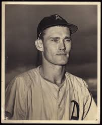 Then in 1949, he was hit in the head, knocked unconscious and had to be carried off the field. Cuba Beisbol