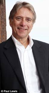 Friends wrest Iceland from under noses of country's biggest supermarks