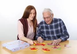 Mit diesem programm kann man fotos präsentieren und gleichzeitig ein nettes ratespiel mit bestimmten personengruppen durchführen. Beschaftigungen Fur Menschen Mit Demenz Singliesel Verlag