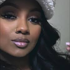 Jazmine Leonard's Instagram, Twitter & Facebook