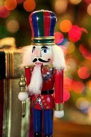 Wooden Soldier Shaped Nutcrackers Originated In England And France In The 14th Century The Colorful Soldier Christmas Soldiers Nutcracker Christmas Nutcracker