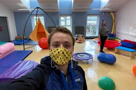 Glasgow ASN school certify 11 staff as Play Leaders in rebound therapy