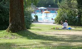 Sommerbad Am Insulaner Berlin Steglitz Badesee Schwimmbad Halle