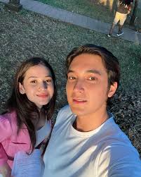 7 Potret Sandrinna Michelle dan Junior Roberts yang Langgeng, Makin  Terlihat Kompak