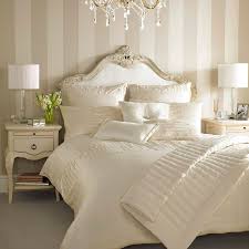 Ivory And Cream Bedroom Home Bedroom Luxurious Bedrooms Bedroom Design