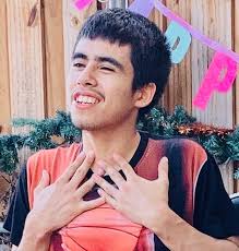 Aldair Escobar's Instagram, Twitter & Facebook