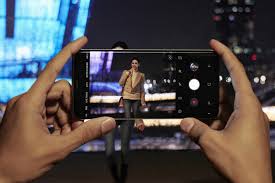 If you're deciding between the two new galaxy s9 phones, rest assured that you can't really pick wrong. Samsung Galaxy S9 A Smartphone Or The Camera Reimagined By Jose Antunes Provideo Coalition