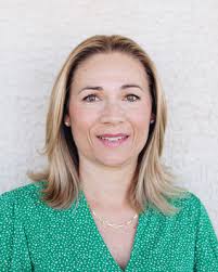 Rhiannon Martin's Instagram, Twitter & Facebook