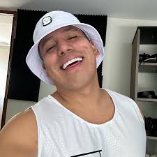 Le regalamos $5,000 pero no los queria