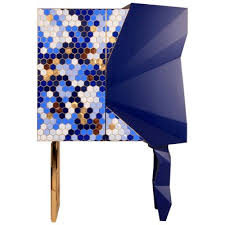 Hallo liebe com teppich verlegen möbel stehen lassen? Honeycomb Schrank In Blau Gold Leaf Royal Stranger Bei Pamono Kaufen