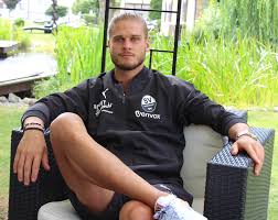 Rúrik gíslason sieht gut aus. Island Star Gislason Spricht Uber Instagram Hype So Viele Nachrichten Erhalt Der Frauenschwarm Pro Tag