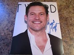 JAMES TUPPER SIGNED 8x10 MATTE PHOTO Mr. Popper's Penguins GREY'S ANATOMY  (E)