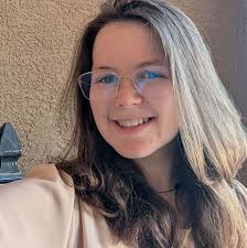 Southbound freeway blocked after car accident